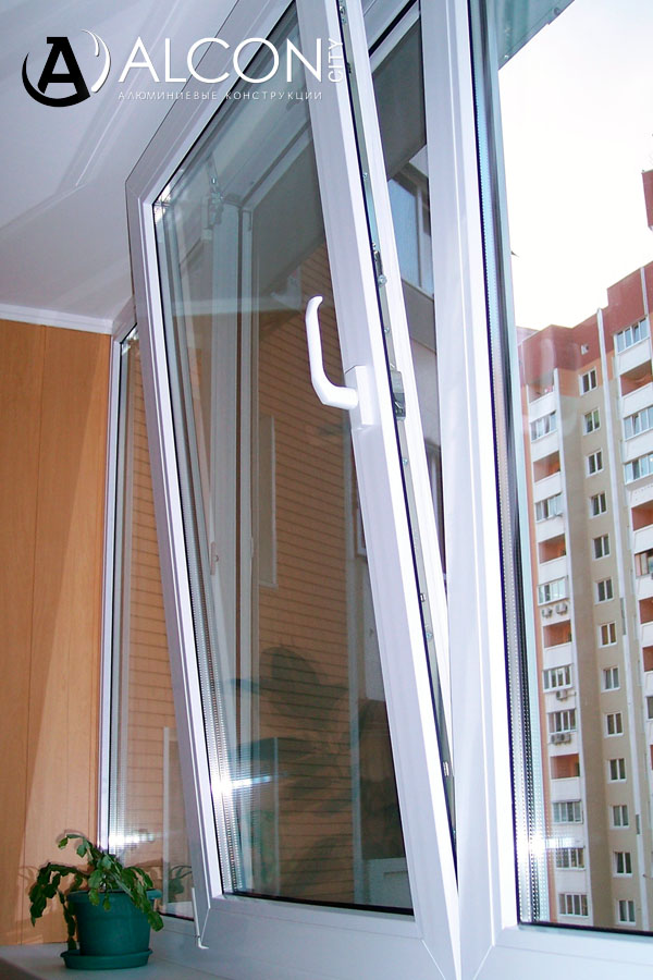 Поворотно-откидные алюминиевые окна в Казани