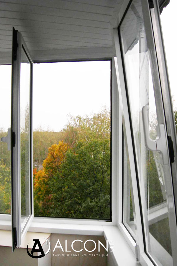 Поворотно-откидные алюминиевые окна в Казани