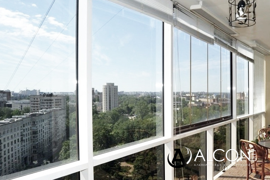Панорамное остекление балконов в Казани